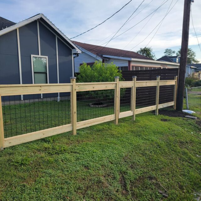 atlasrealestate-construction custom fence 1735